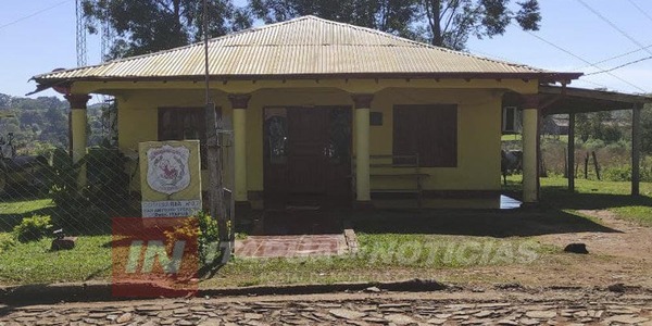 DELINCUENTES INGRESAN A UNA TIENDA DE CALZADOS Y SE LLEVAN TODO A SU PASO - Itapúa Noticias