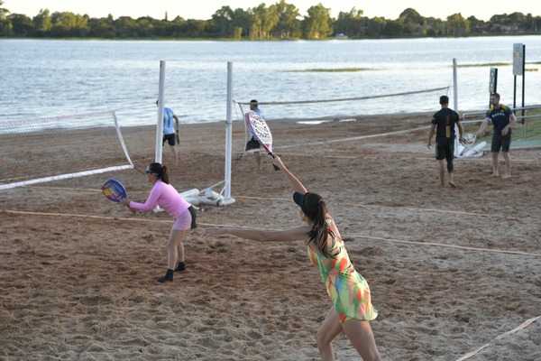 Ya se puede disfrutar de la playa Tacuru Pucu de Hernandarias - .::Agencia IP::.