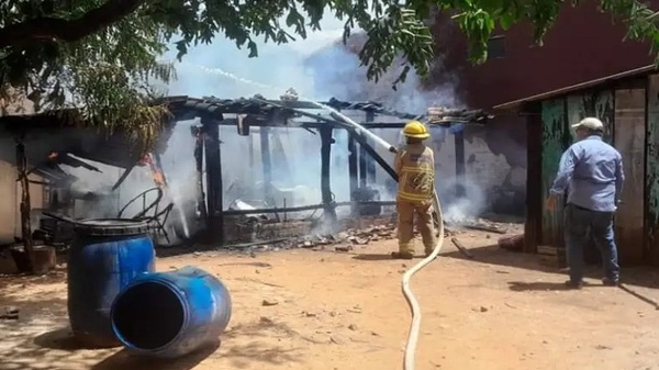 Siniestros en Canindeyú y Concepción dejan a dos familias en la calle - Noticias Paraguay