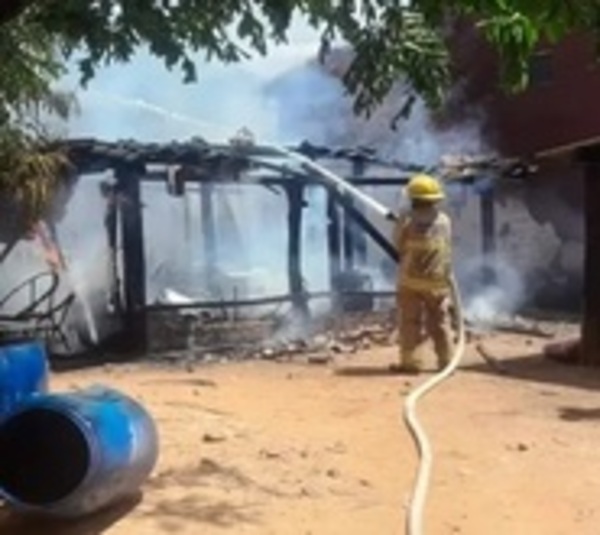 Siniestros en Canindeyú y Concepción dejan dos familias en la calle - Paraguay.com