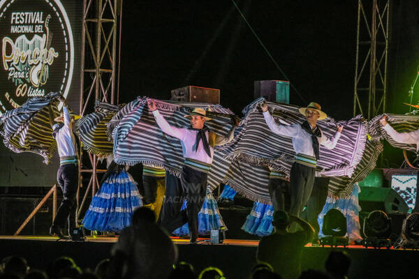 [GALERÍA] ¡No importó el hakuvo! El Festival del poncho arrasó