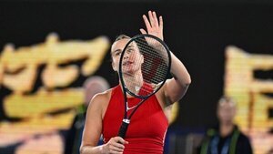 Sabalenka arrasa en su primer paso hacia la defensa del título