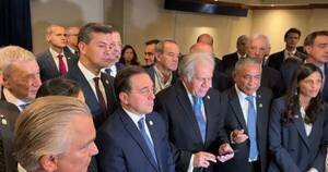 La Nación / Paraguay media en conflicto por retraso a la investidura de Bernardo Arévalo