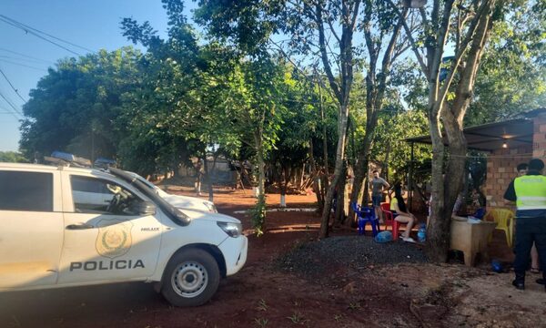 A punta de arma de fuego despojan de su vehículo a un hombre