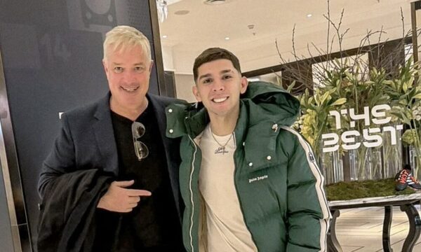 Julio Enciso ya está en Londres para los Premios “The Best”