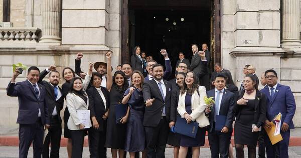 La Nación / Corte obliga a diputados de Arévalo a jurar como independientes