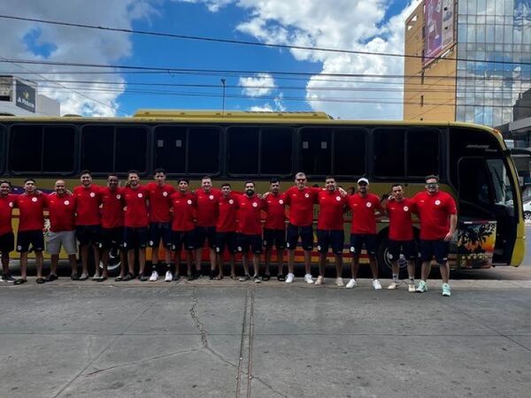 Selección de hándbol masculino partió con destino a Buenos Aires