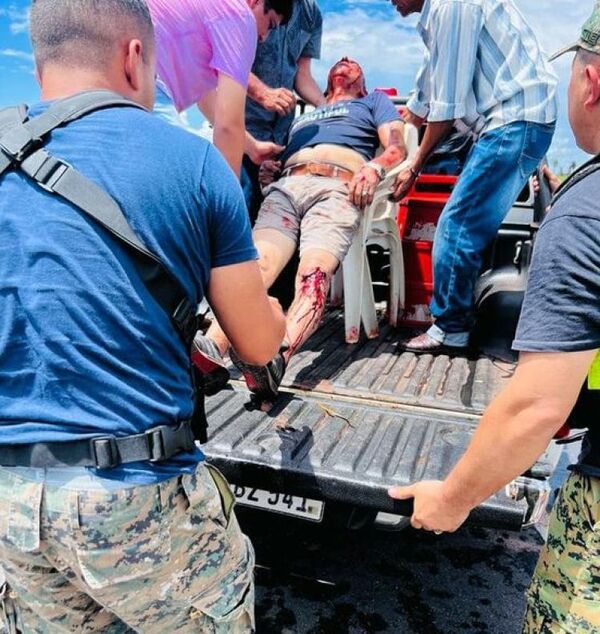 Bella Vista: Un fallecido y dos heridos tras caída de una camioneta al costado de un camino