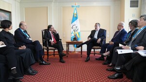 OEA y UE piden al Congreso que permita jurar a Arévalo