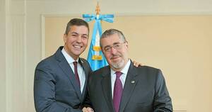 La Nación / “La democracia saldrá fortalecida en Guatemala”, asegura Santiago Peña