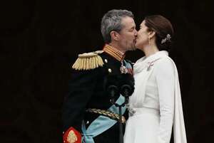 Federico X es proclamado rey de Dinamarca tras histórica abdicación entre fervor popular - Gente - ABC Color