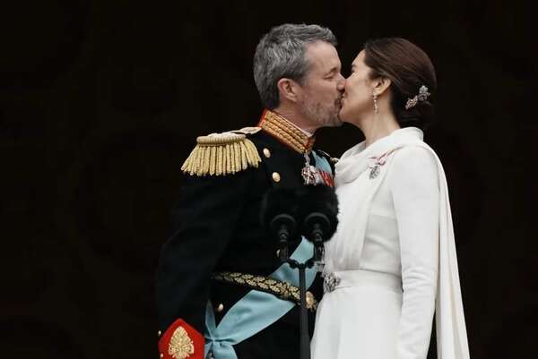 Federico X es proclamado rey de Dinamarca tras histórica abdicación entre fervor popular - Gente - ABC Color