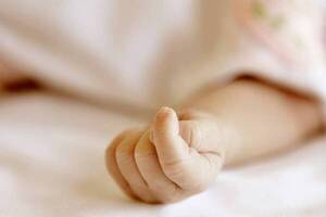 ¡Terrible! Bebé de 1 año murió presuntamente golpeada por su padrastro - trece