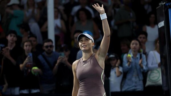 Badosa recupera la sonrisa en el Abierto de Australia