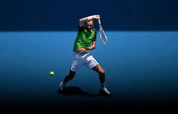 Medvedev y Tsitsipas, sin brillo a segunda ronda - Tenis - ABC Color