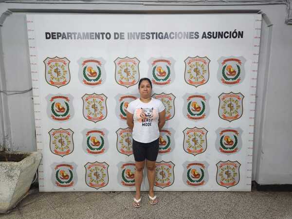 Presumen que Funcionaria del IPS reseteó celular y tragó el chip antes de su detención