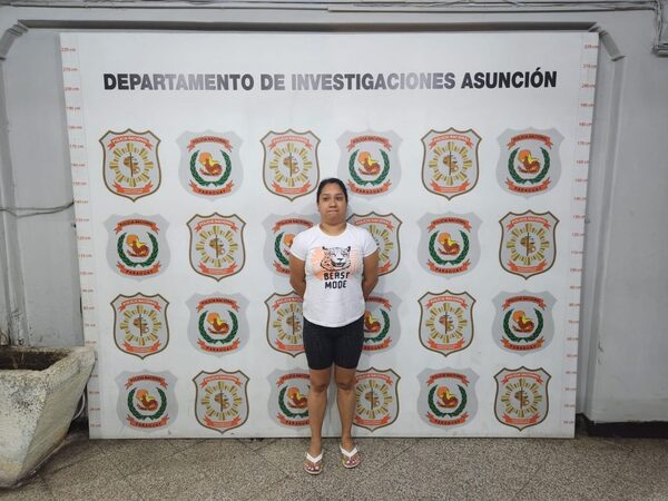 Presumen que Funcionaria del IPS reseteó celular y tragó el chip antes de su detención