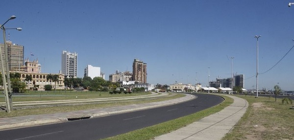 Mora defiende postura y niega “negociado” en Costanera