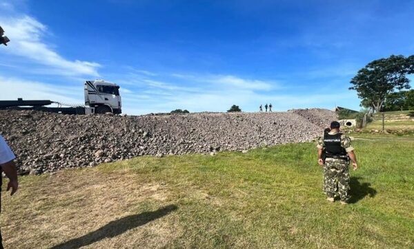 Intendente de Hayes asegura que construcción de muro a la vera del río es ilegal | 1000 Noticias
