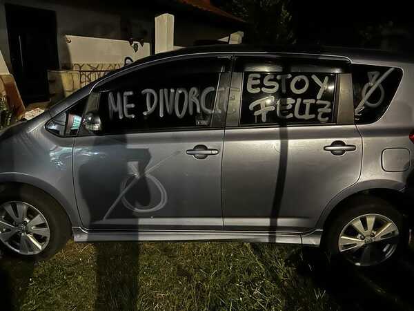 Celebró su regreso a la soltería de una forma peculiar