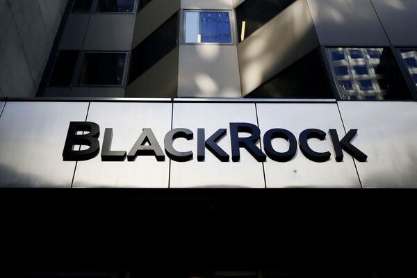 BlackRock aumenta su beneficio un 6% en 2023, hasta 5.502 millones de d贸lares - Revista PLUS
