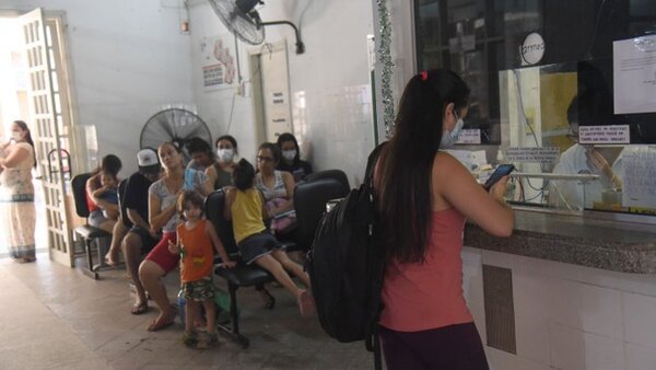 Dengue: Hospitales con alta demanda y poco personal de blanco, denuncian
