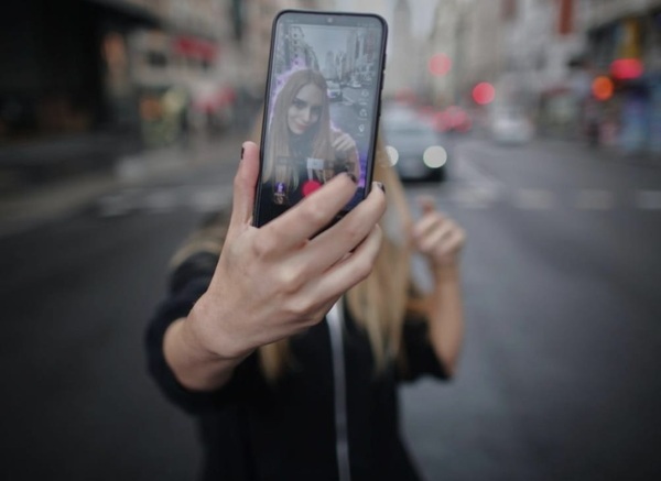 Lo que esconde la falsa realidad tras las Redes Sociales - La Tribuna