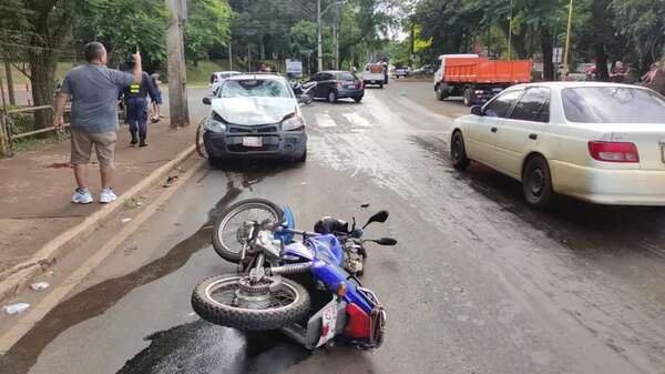 Acompañante de motociclista muere tras violento choque - ABC en el Este - ABC Color
