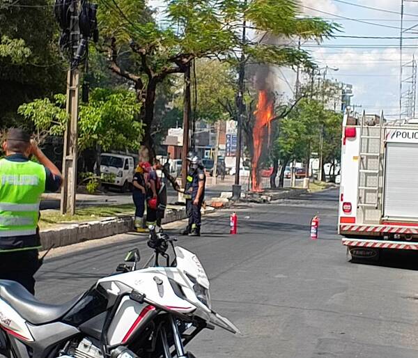 [VIDEO] Sarambí armo cable de alta tensión que se prendió