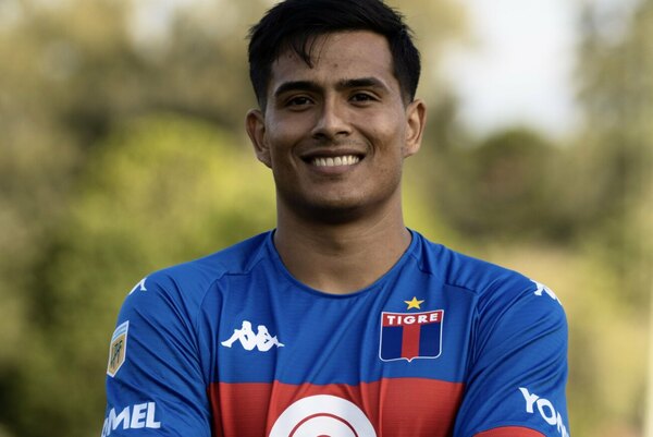 Versus / Pablo Adorno fue presentado como nuevo jugador de Tigre de Argentina