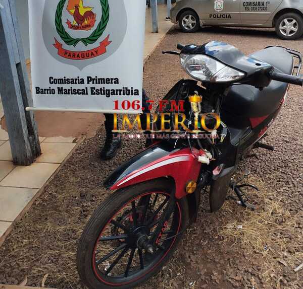 Dos hombres abandonan una motocicleta hurtada al percatarse de la presencia policial - Radio Imperio 106.7 FM