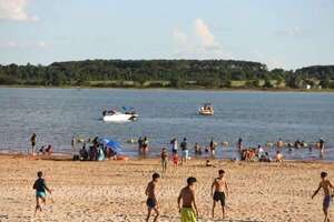 Turismo interno: rehabilitan playa en Hernandarias y se suma a opciones para el verano - ABC en el Este - ABC Color