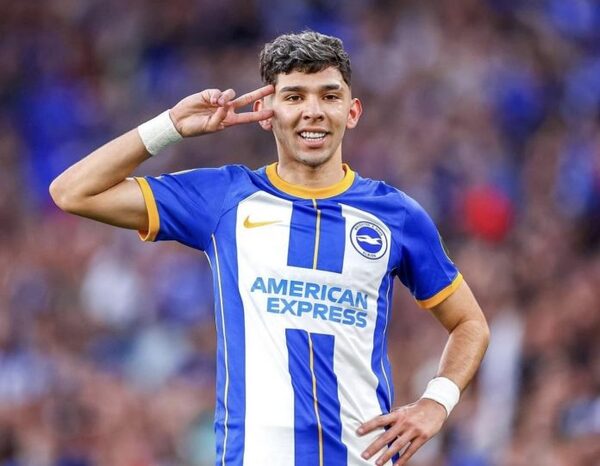 Julio Enciso fue «madrugado» por Guilherme que le ganó el premio Ferenc Puskas
