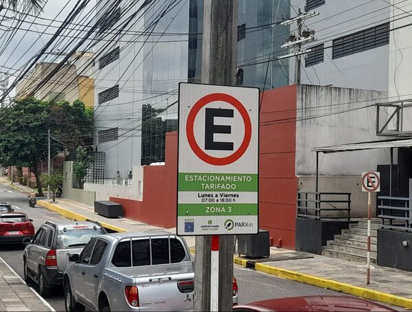 Estacionamiento tarifado en Asunción: Contraloría inicia fiscalización a Parxín por denuncias de mal servicio · Radio Monumental 1080 AM
