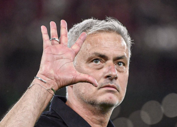 Versus / La Roma anuncia la partida inmediata de José Mourinho