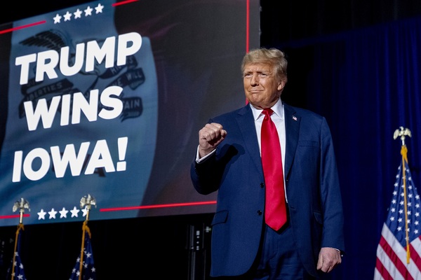 Trump arrasa en Iowa y encamina la nominación del Partido Republicano