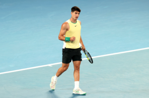 Versus / Alcaraz debuta en el Abierto de Australia con victoria ante Gasquet