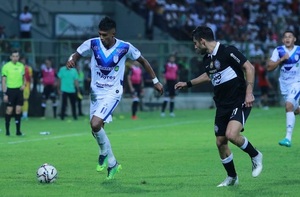 Ameliano frente a Olimpia, en Encarnación
