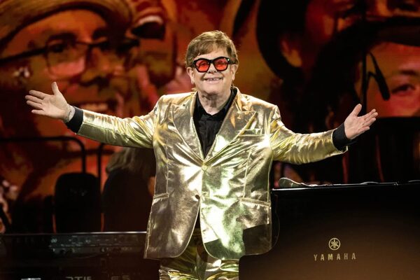 Elton John ganó su primer premio Emmy y alcanzó el estatus «EGOT»