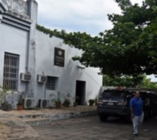 Compra de sillas lujosas contrasta con precaria realidad de la Morgue - Paraguay.com