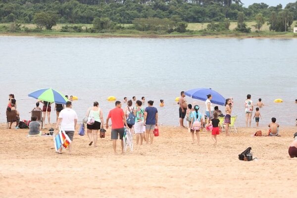 Playa Tacuru Pucu recibió a más de 6.700 visitantes - ADN Digital