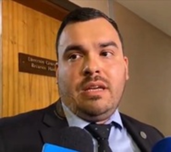 Interino de RRHH justifica ausencias de Montserrat Alliana - Paraguay.com