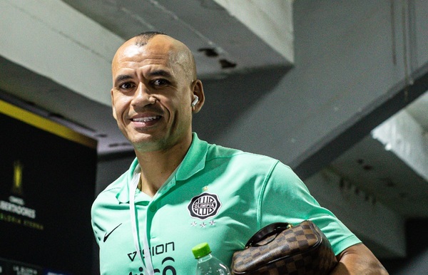 Otálvaro define su llegada a Tacuary