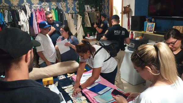 Robo de cuentas bancarias: cuatro detenidos y varias evidencias