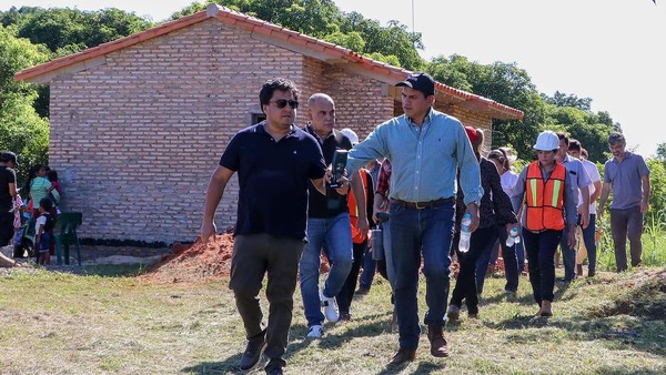 Presidente Hayes: constataron el avance de construcción de 40 viviendas para pueblos originarios