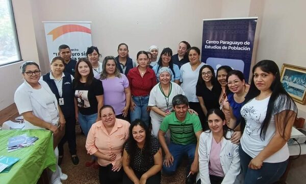 Personal de salud del Hospital Distrital de Presidente Franco se capacita en prevención de violencia contra la mujer