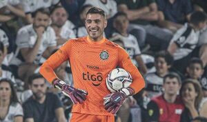 Gastón Olveira no se mueve de Olimpia en el primer semestre