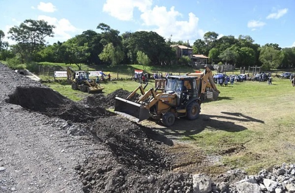 Amparo legal para detener construcción de muro en Playa de Remansito, Villa Hayes