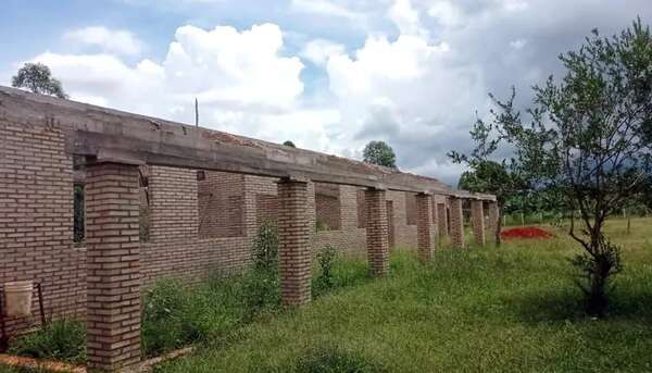 Tava’i: padres de alumnos de un colegio piden terminación de obras - Nacionales - ABC Color
