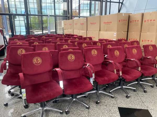 Anuncian subasta de “viejos sillones” parlamentarios para recuperar parte de lo gastado - Política - ABC Color